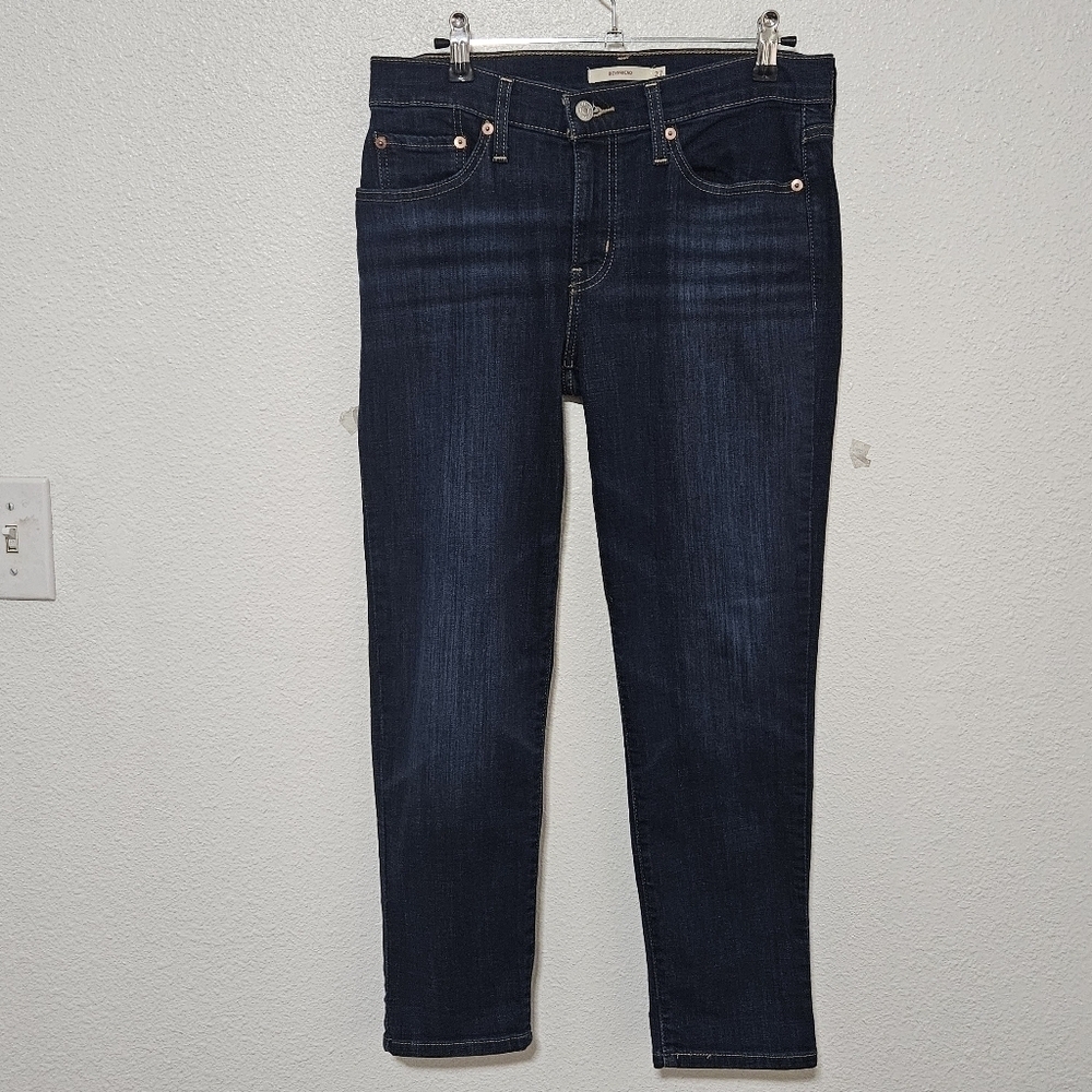 Levi's boyfriend cut jeans size 27